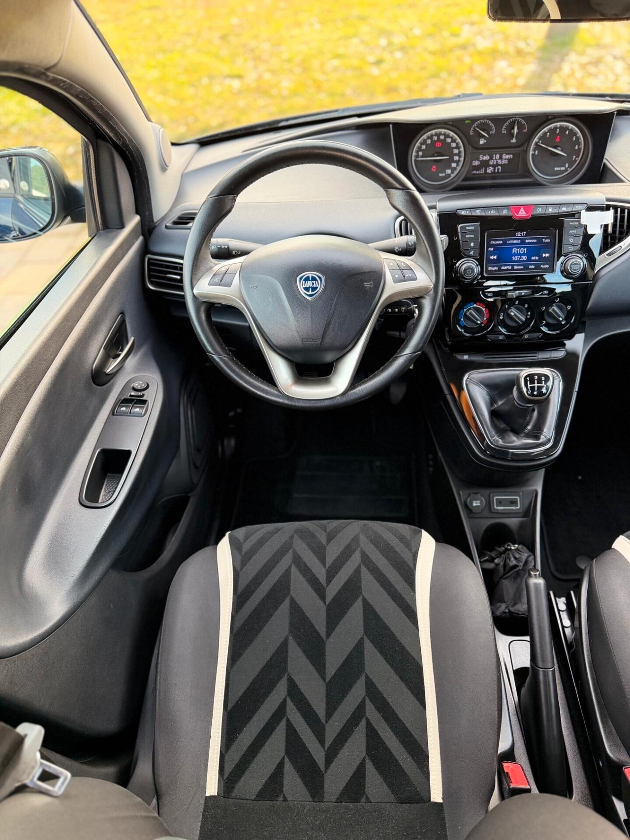 Lancia Ypsilon 1.2 69 CV 5 porte GPL Ecochic Platinum
