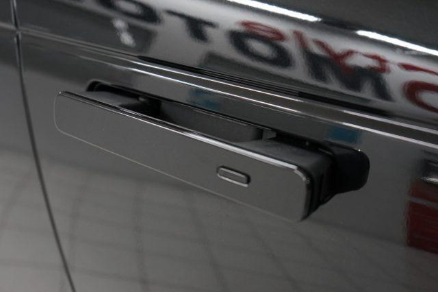 LAND ROVER Range Rover Velar 2.0D I4 180 CV R-Dynamic S Uniprop. Certificata