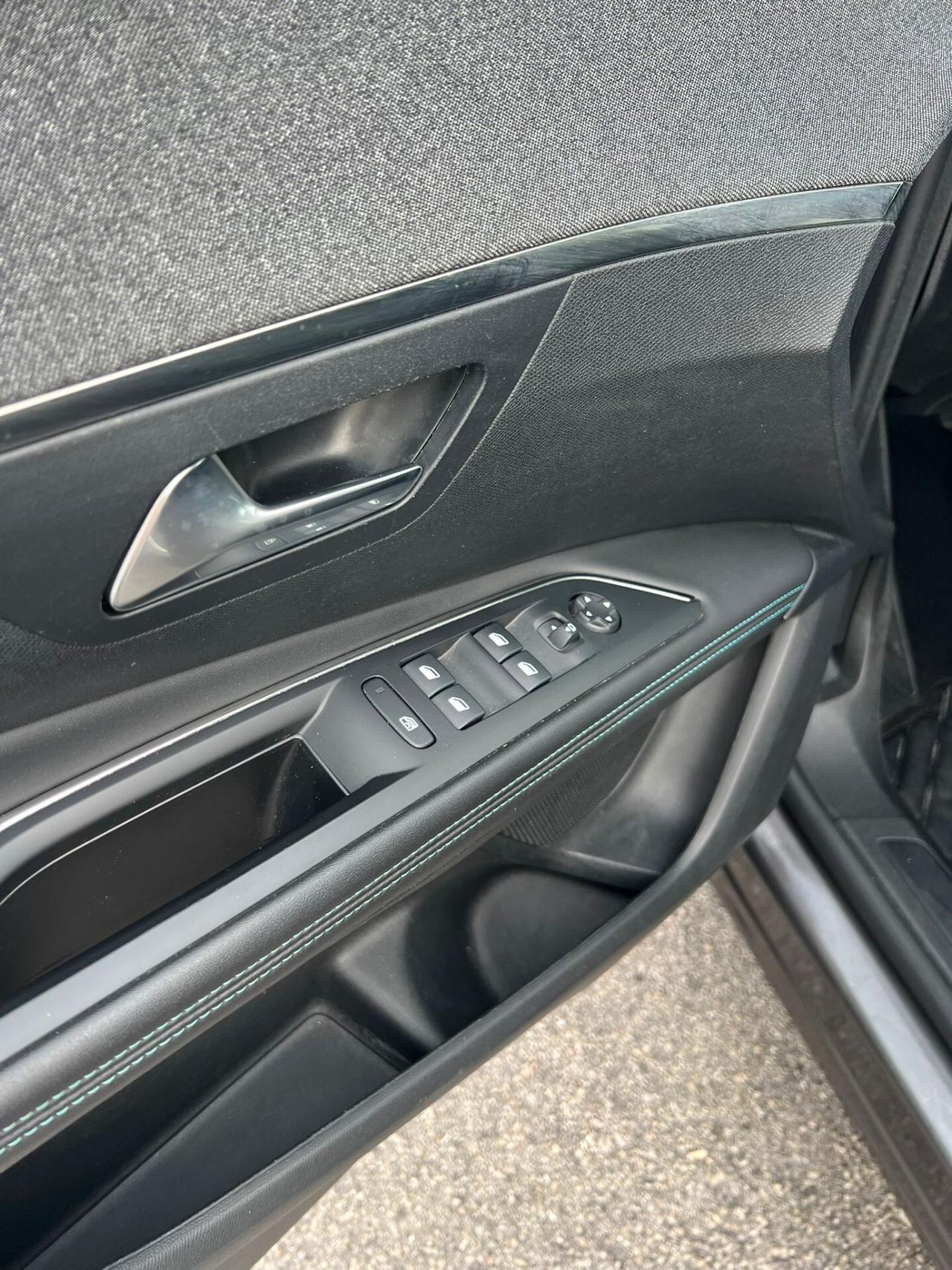 Peugeot 3008 BlueHDi 130 S&S EAT8 Allure Pack