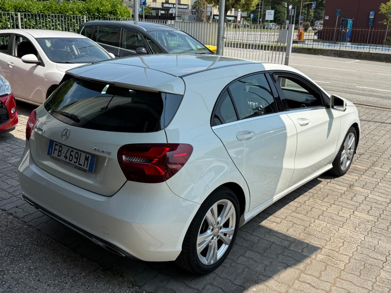 Mercedes-benz Euro6 A 200 d Automatic 4Matic Premium