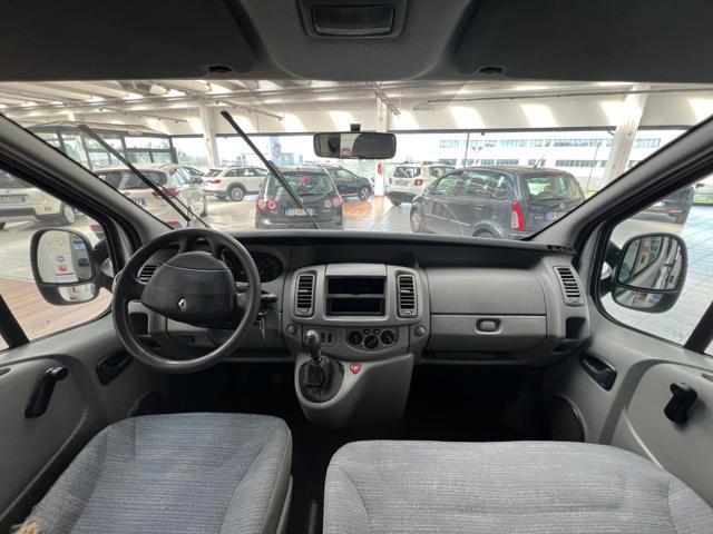 RENAULT Trafic T29 2.0 dCi/115 PL-TN Passenger Confort - 9 POSTI