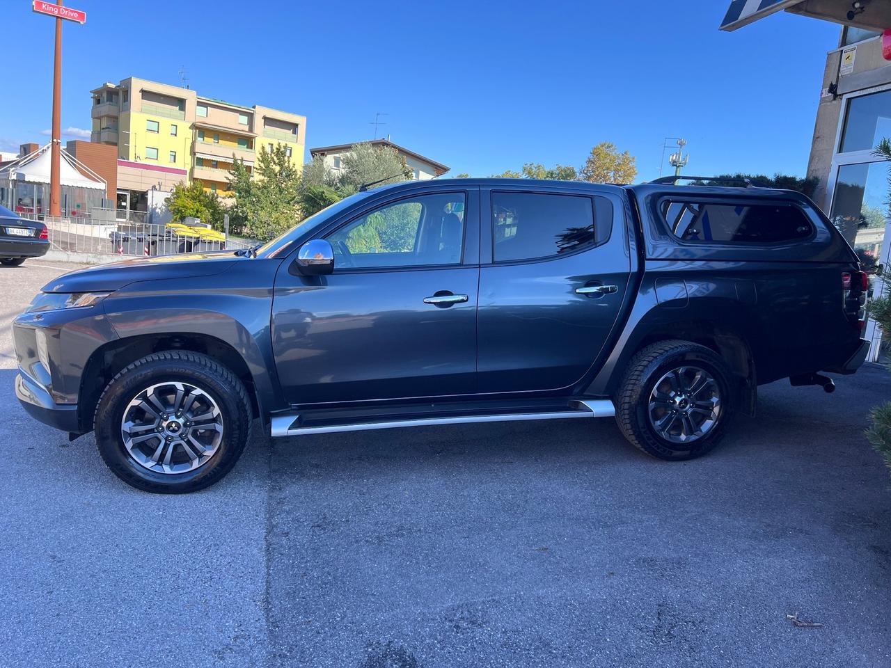 Mitsubishi L200 2.3 D Double Cab 4x4 Super Select Diamond aut.