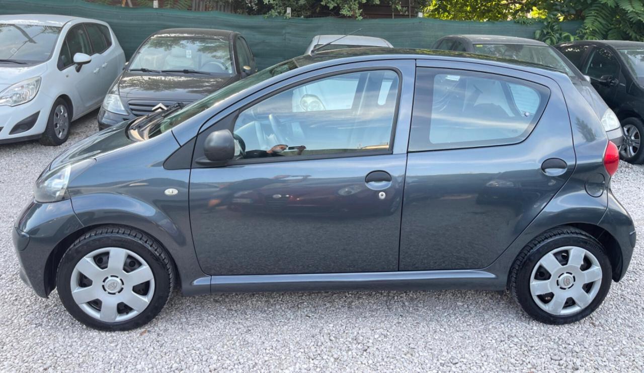 Toyota Aygo 1.0 12V VVT-i 5 porte Sound