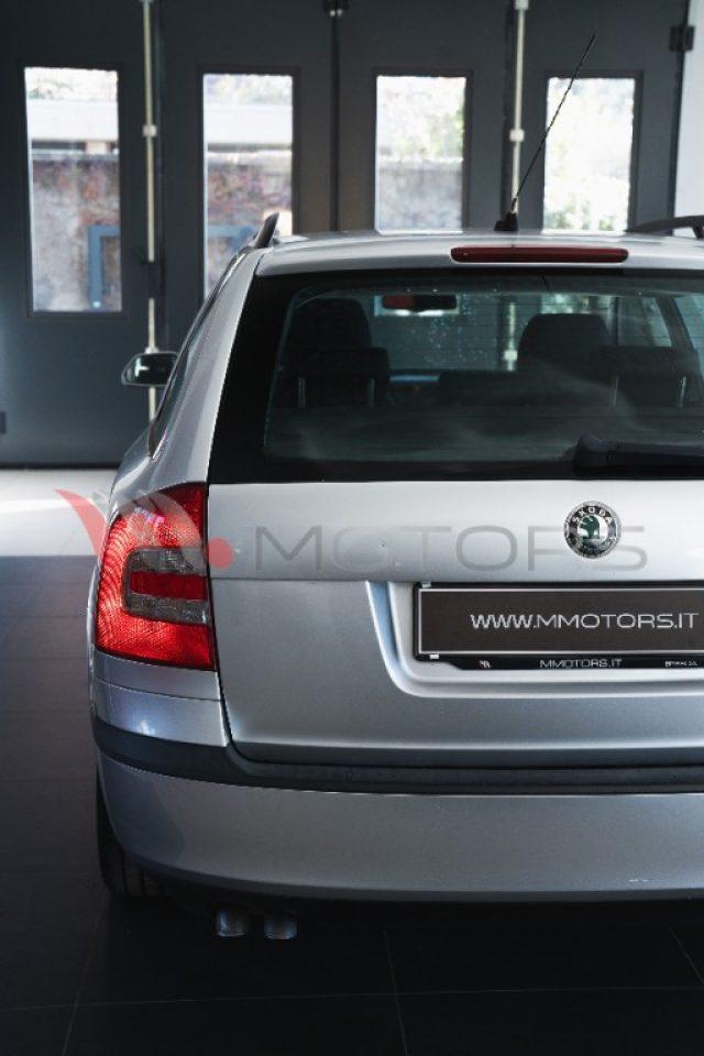 SKODA Octavia 2.0 TDI DSG Wagon Elegance