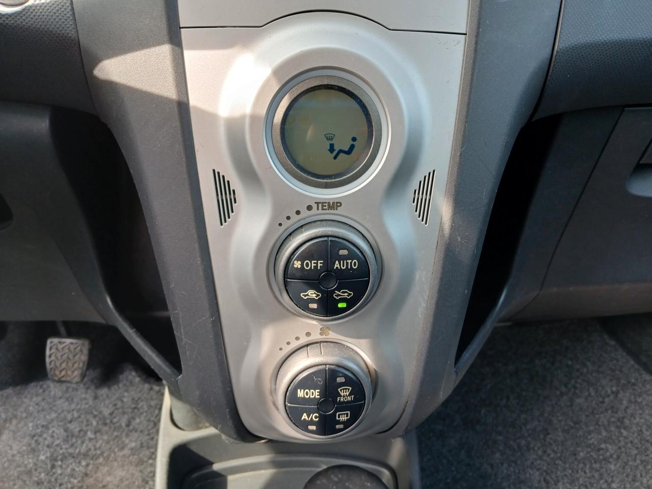 Toyota Yaris BENZINA 1.0 3 PORTE