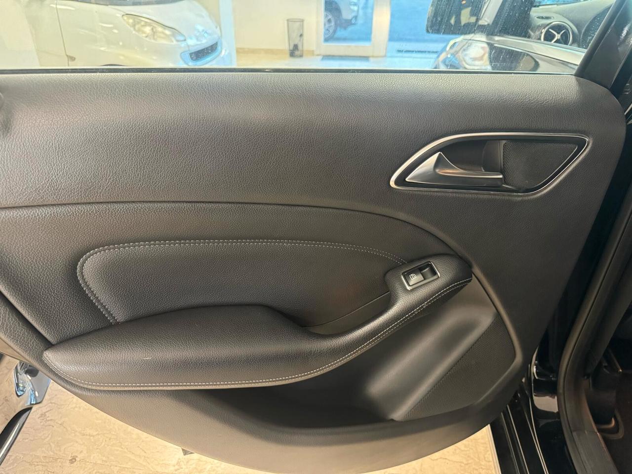 Mercedes-benz B 180 B 180 d Automatic Premium