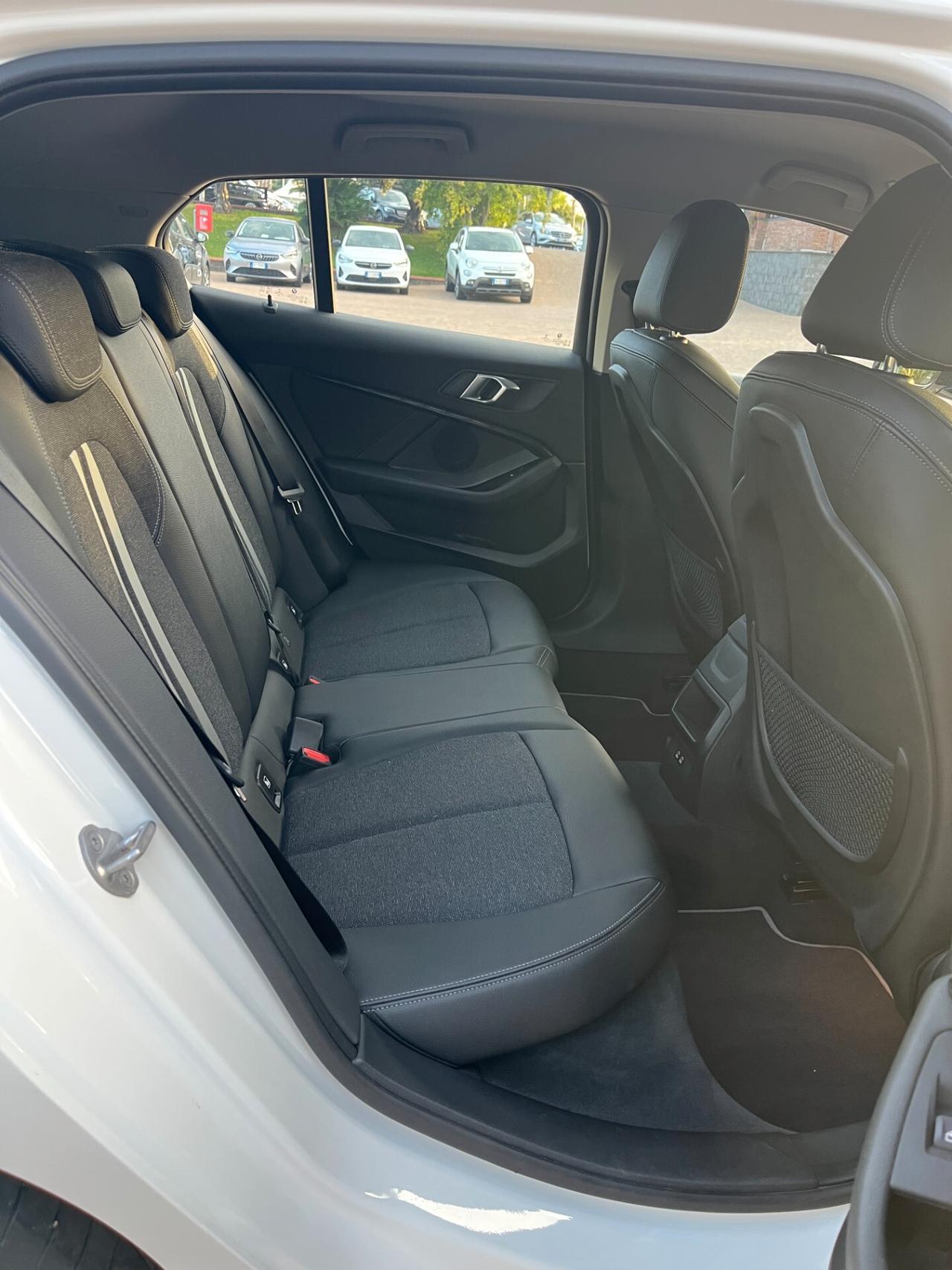 Bmw 116 116d 5p. Msport