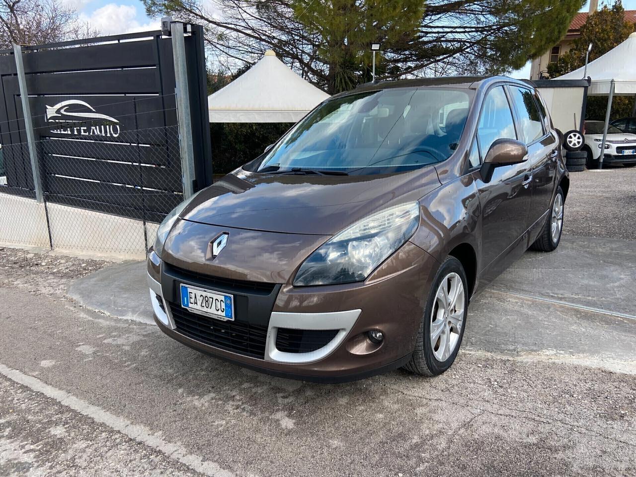 Renault Scenic X-Mod 1.5 dCi 110CV Luxe