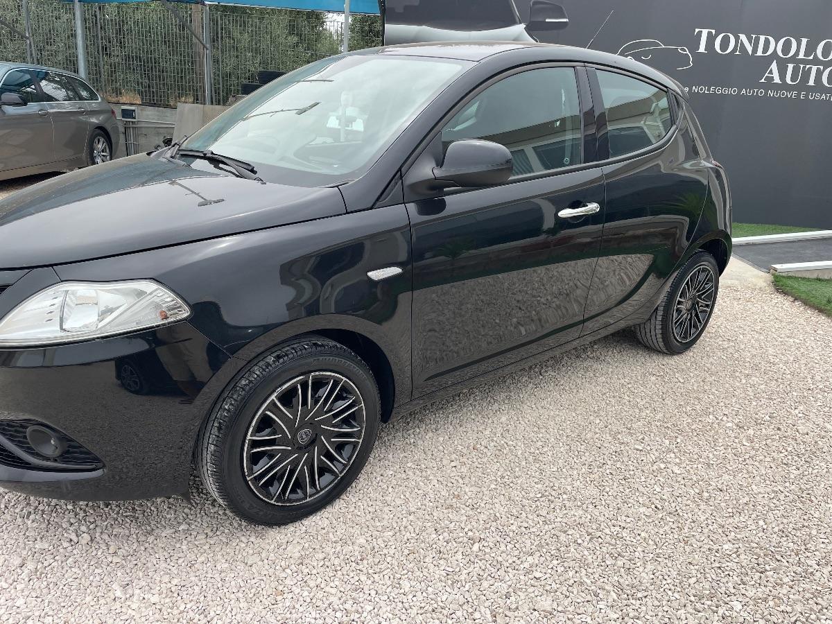 LANCIA - Ypsilon - 1.2 69 CV 5p. Gold