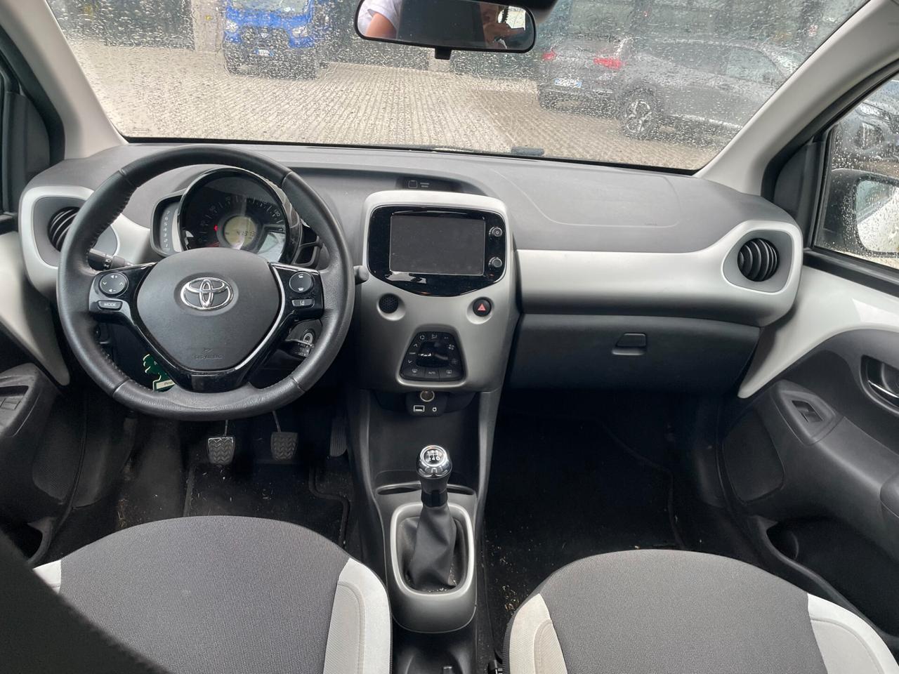 Toyota Aygo 1.0 VVT-i 69 CV 5 porte x-wave PREZZO REALE