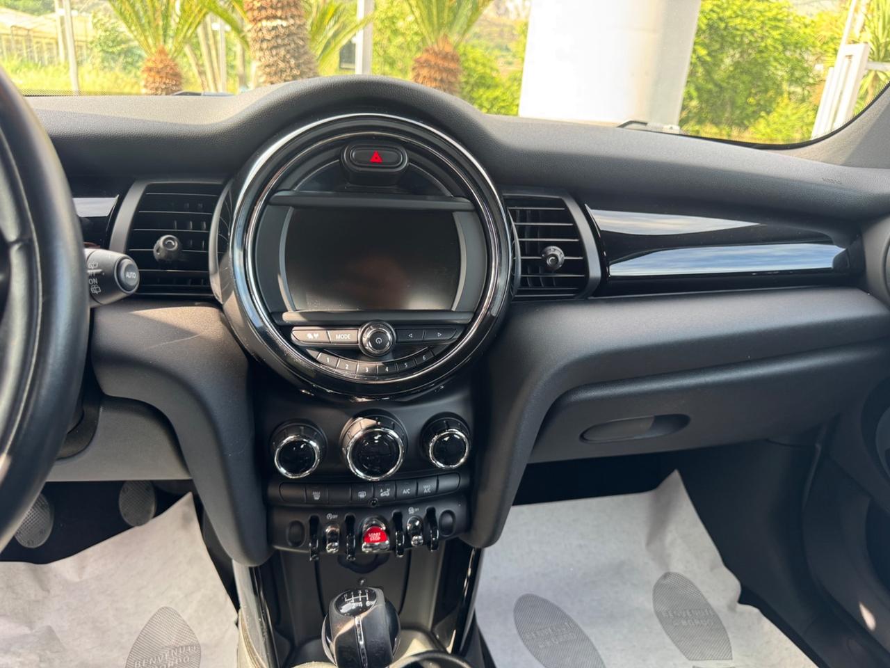 Mini 1.5 Cooper D Business