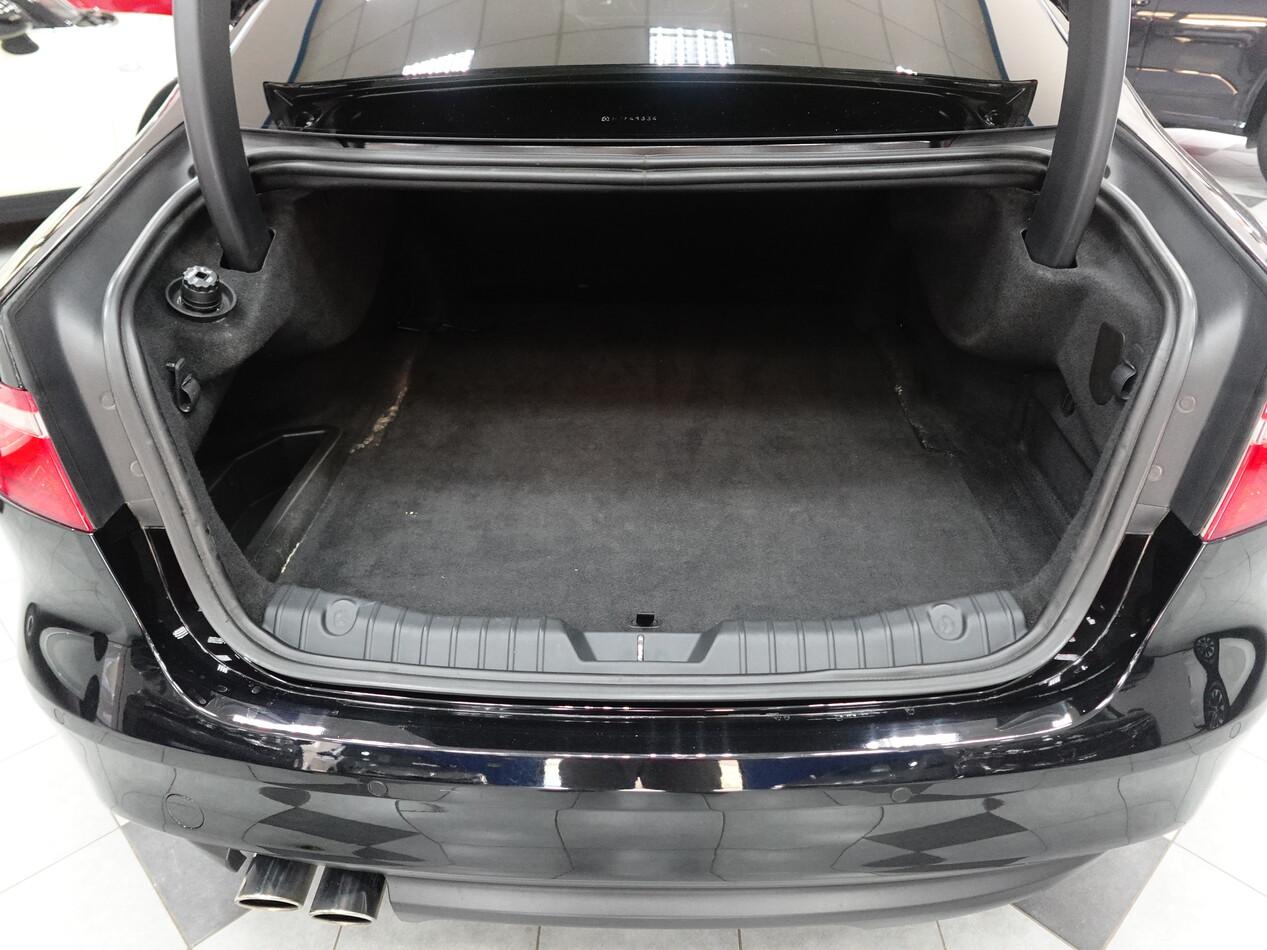 Jaguar XF 2.0d 180 CV R-SPORT