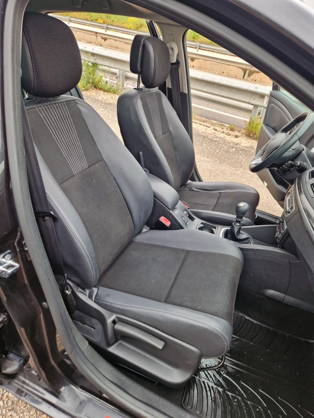Renault Megane Mégane C-C 1.5 dCi 110CV EDC Luxe