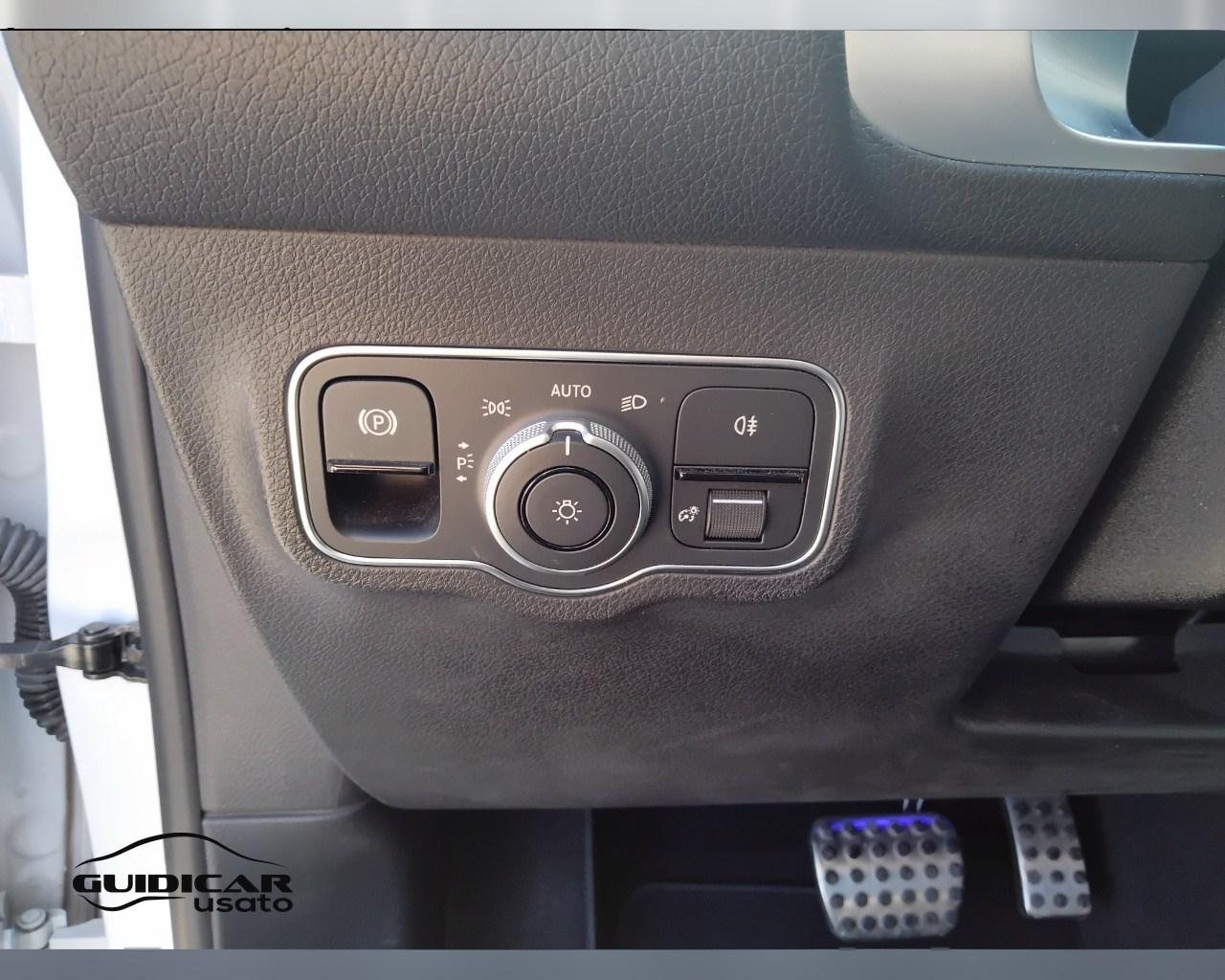 Mercedes-Benz GLB - X247 2019 - GLB 200 d Premium auto