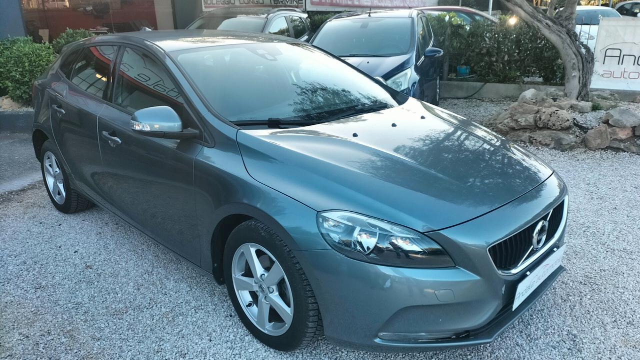 Volvo V40 D2 Momentum **130000KM** PREZZO REALE