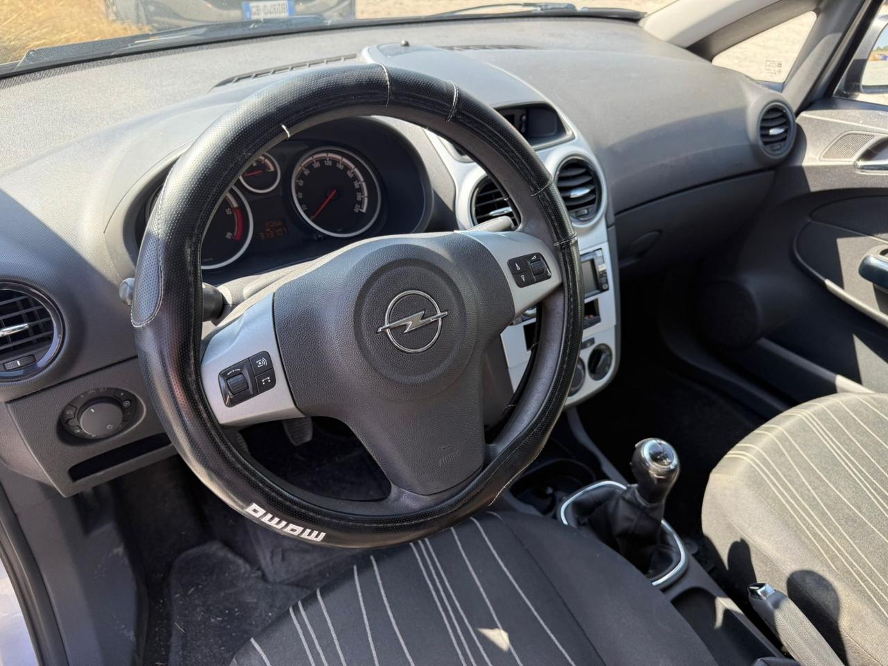 Opel Corsa 1.3 Diesel 75CV-5 porte-Neopatentati