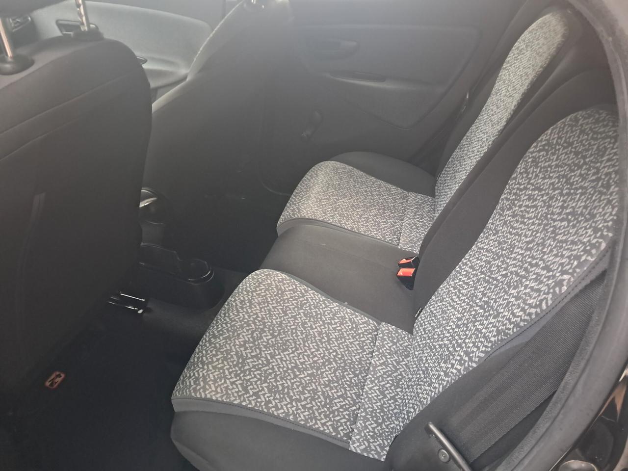 Lancia Ypsilon 1.0 FireFly 5 porte S&S Hybrid Ecochic Silver