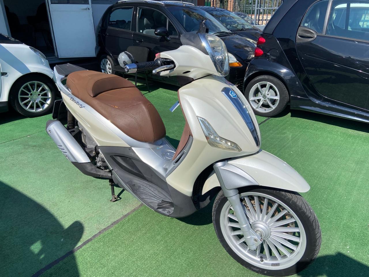 Piaggio Beverly 300