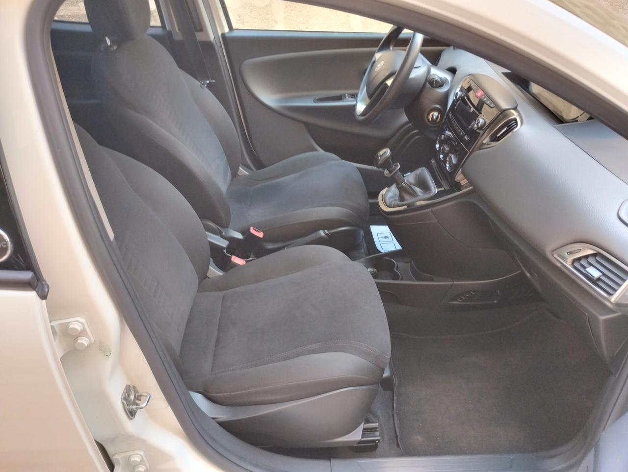 Lancia Ypsilon 1.2 69 CV GPL Ecochic Platinum