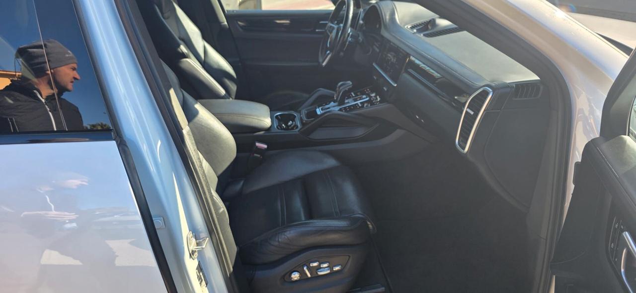Porsche Cayenne Coupé 3.0 V6 TETTO