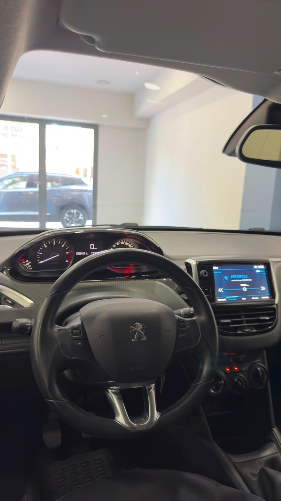 Peugeot 208 1.5 HDI 100 cv Signature