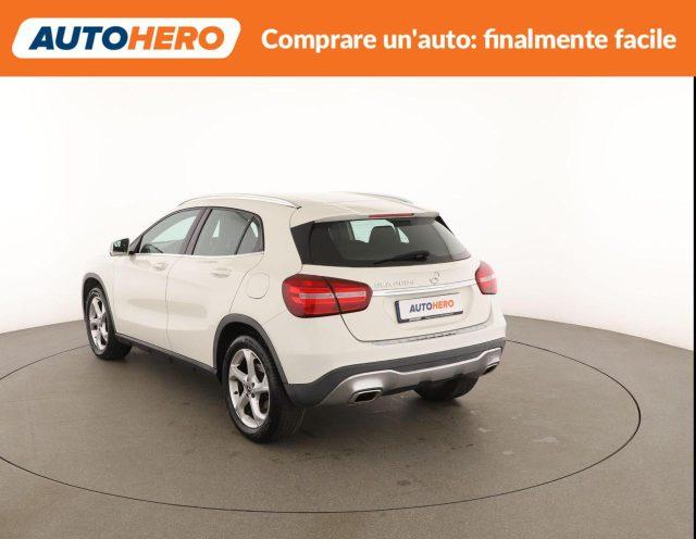 MERCEDES-BENZ GLA 200 d Automatic Sport