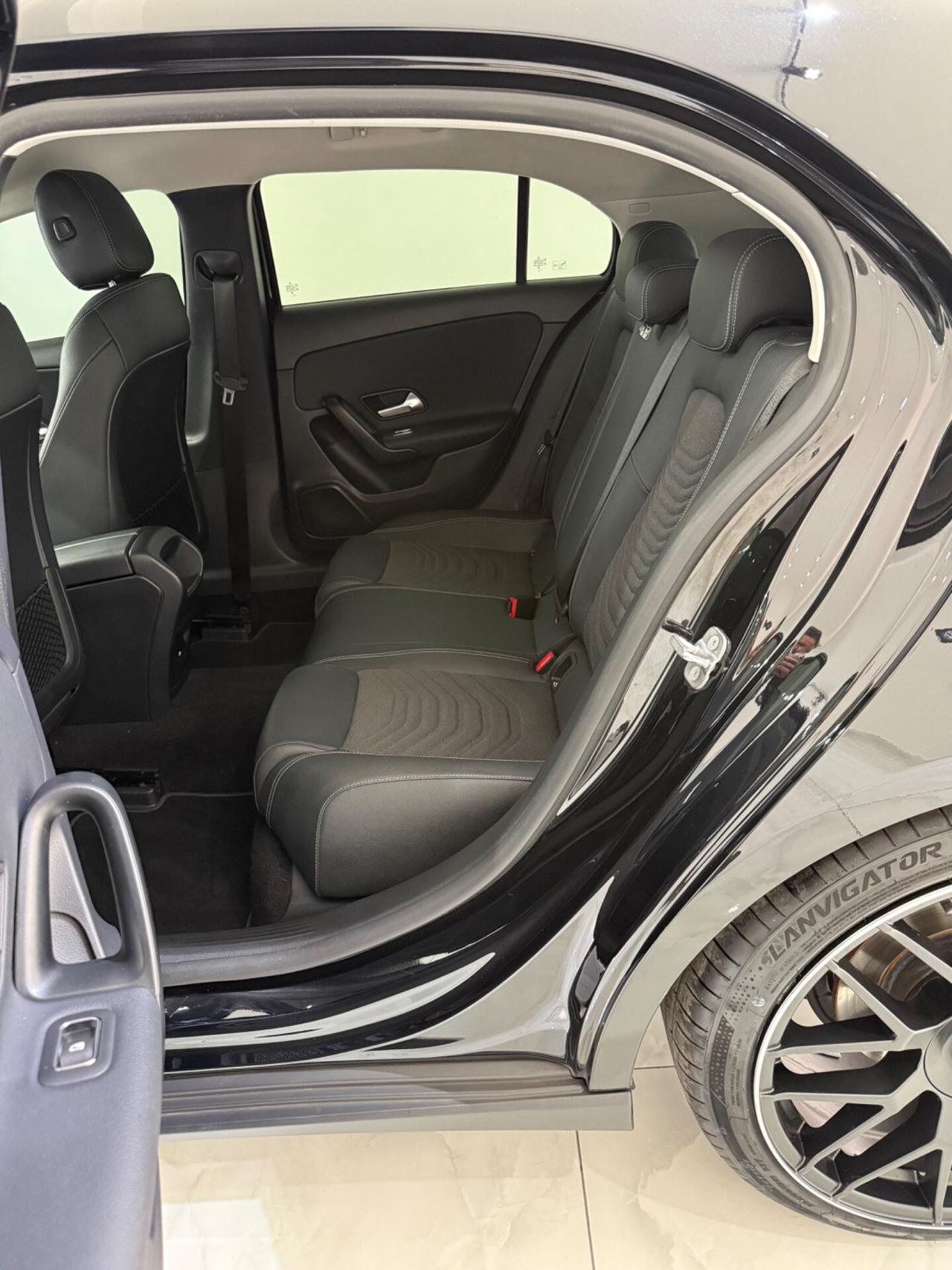 MERCEDES-BENZ A 180 D AUTOMATIC SPORT IVA ESPOSTA