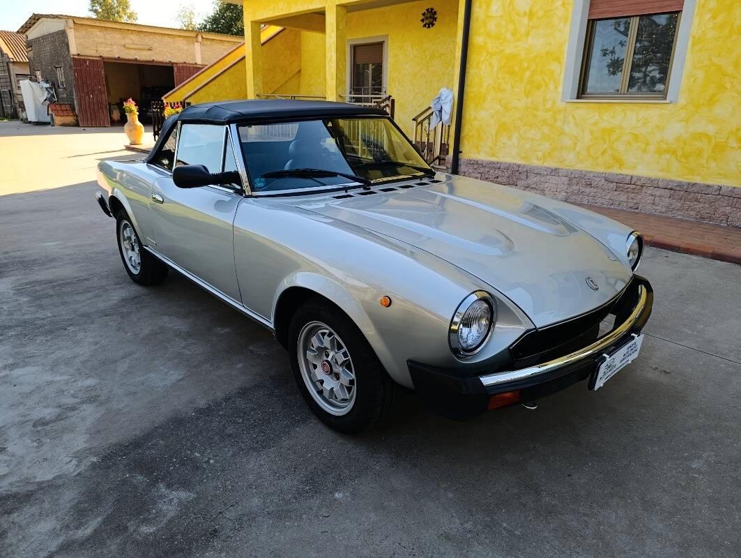 Fiat Pininfarina 124 Spider Europa ( 124 DS)
