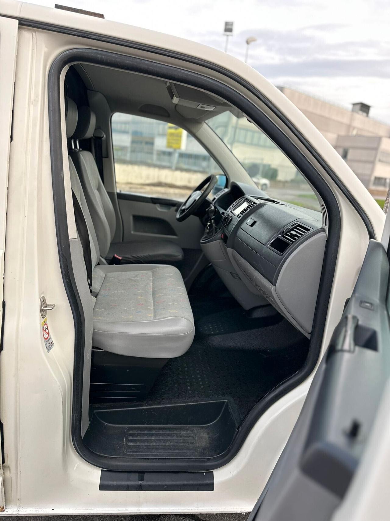 VW TRANSPORTER CON GANCIO TRAINO SUPER PREZZO!