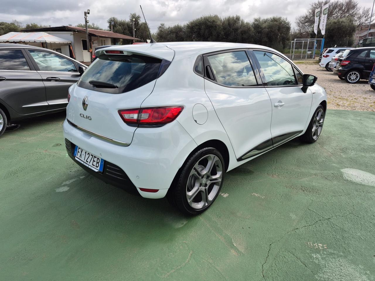 Renault Clio 1.5 dci 75 CV 5 Moschino Zen