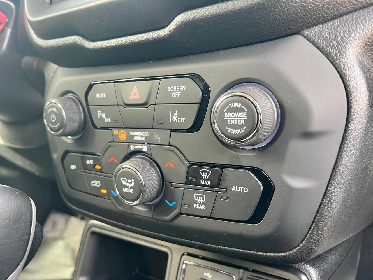 Jeep Renegade 1.3 T4 DDCT Limited Full