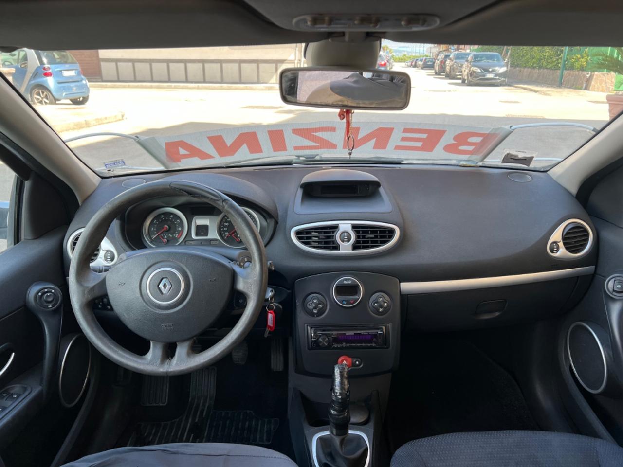 Renaul Clio 1.4 benzina anno 2010