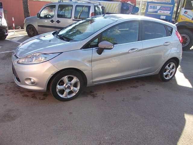 Ford Fiesta 1.2 da riparare