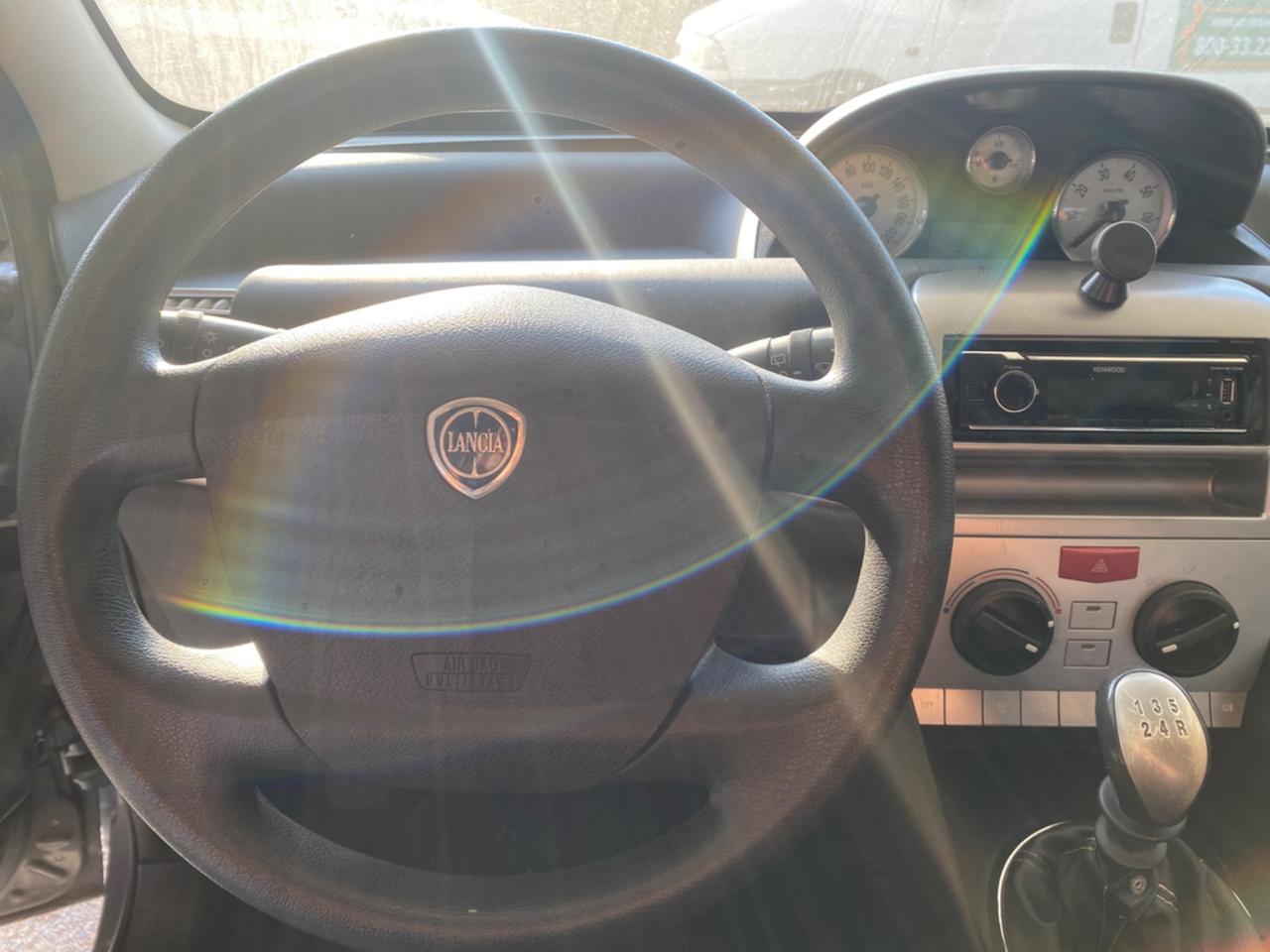 Lancia Ypsilon 1.2 Platino