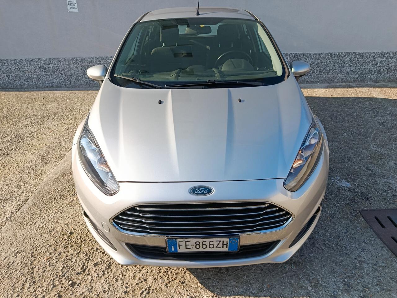 Ford Fiesta 1.5 TDCi 75CV 5 porte Business DOPPIO TRENO PNEUMATICI CON CERCHI