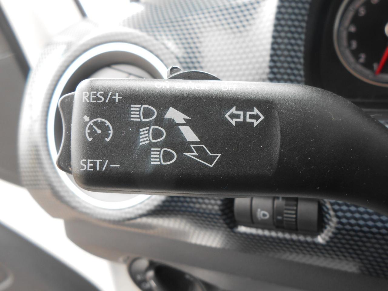 Volkswagen up! 1.0 75 CV 5p. high up!