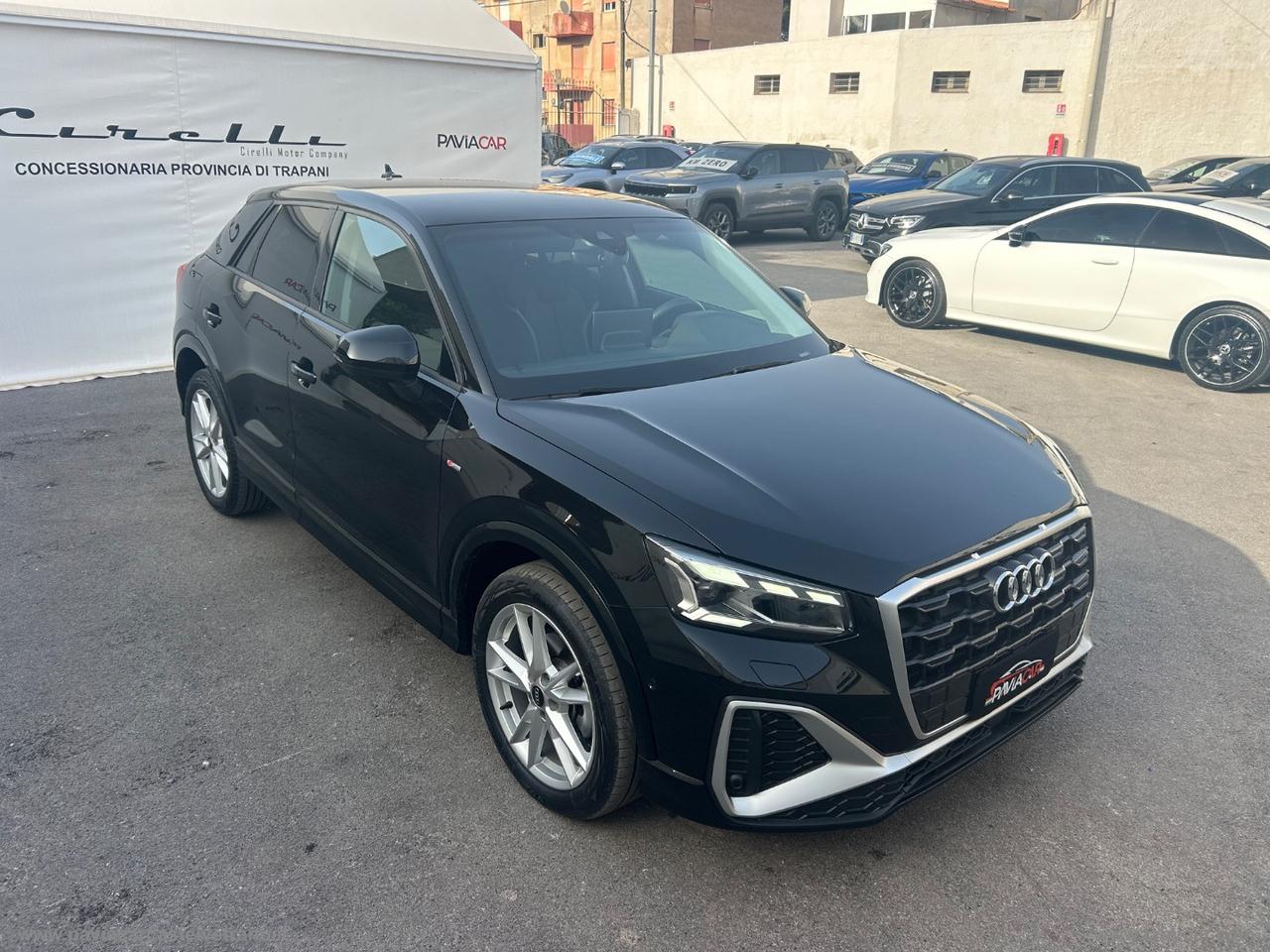 AUDI Q2 35 TFSI S tronic Identity Black