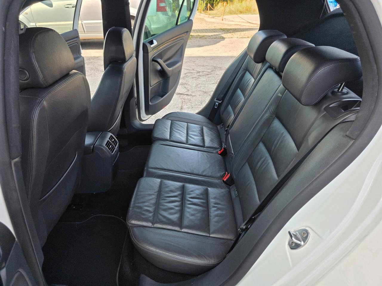 Volkswagen Golf GTD anno 2008 con 313.500 Motore sost