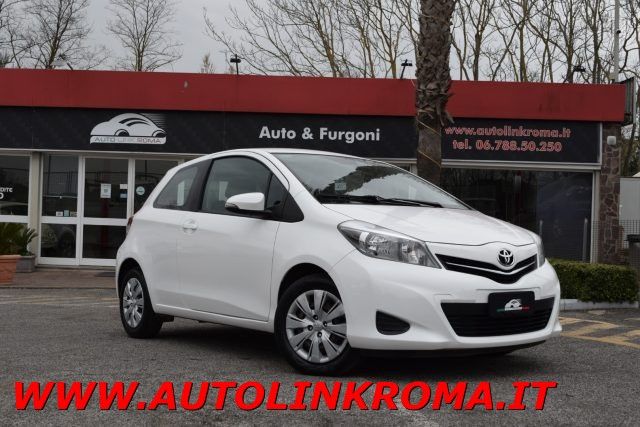 TOYOTA Yaris 1.0 3 porte 69CV * NEOPATENTATI *