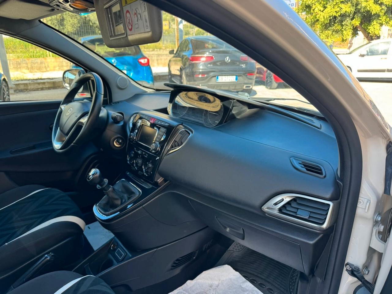 LANCIA YPSILON 1.2 BENZINA E GPL ECOCHIC UNICO PROPRIETARIO