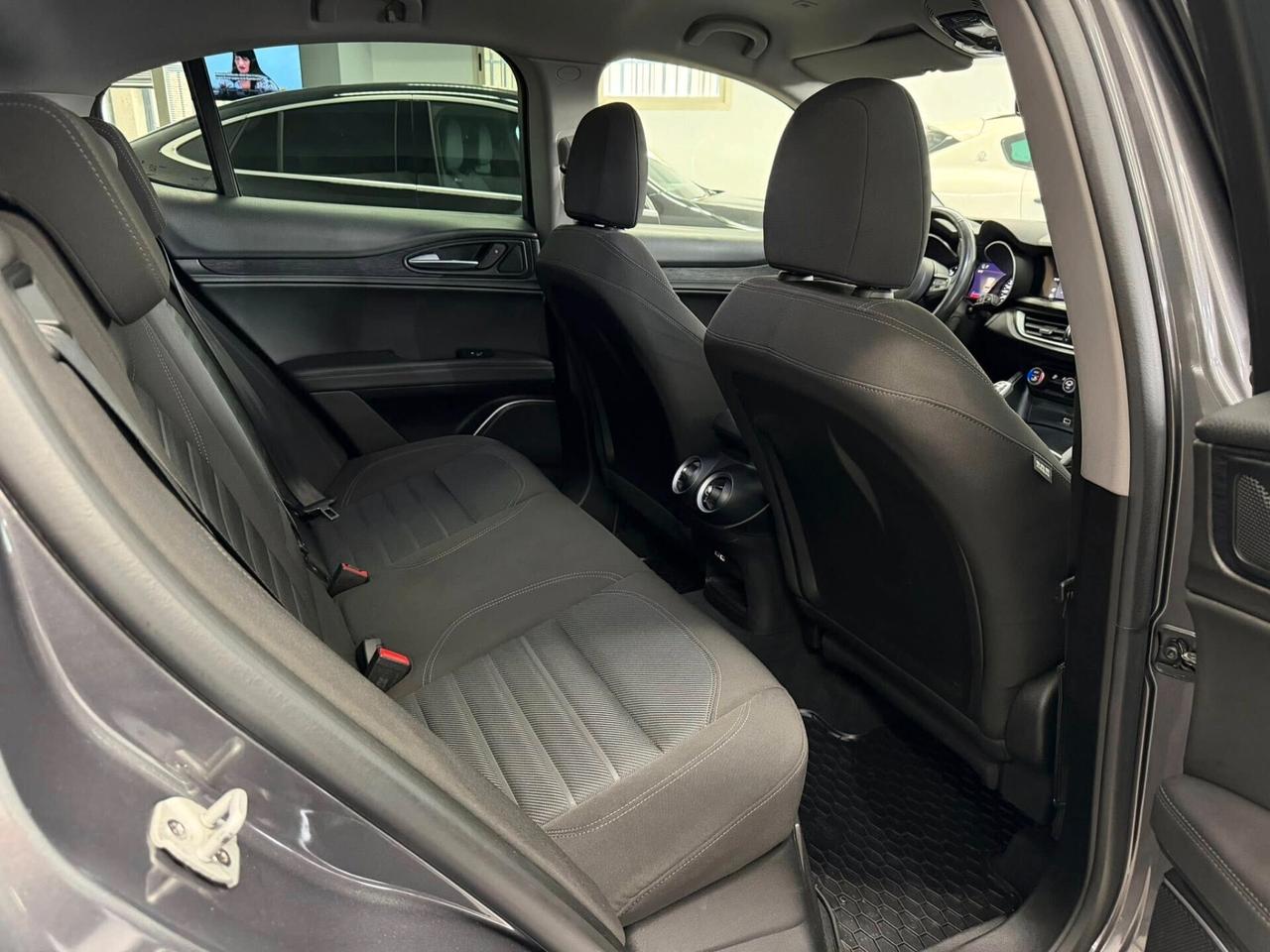 Alfa Romeo Stelvio 2.2 Turbodiesel 160 CV AT8 RWD Business