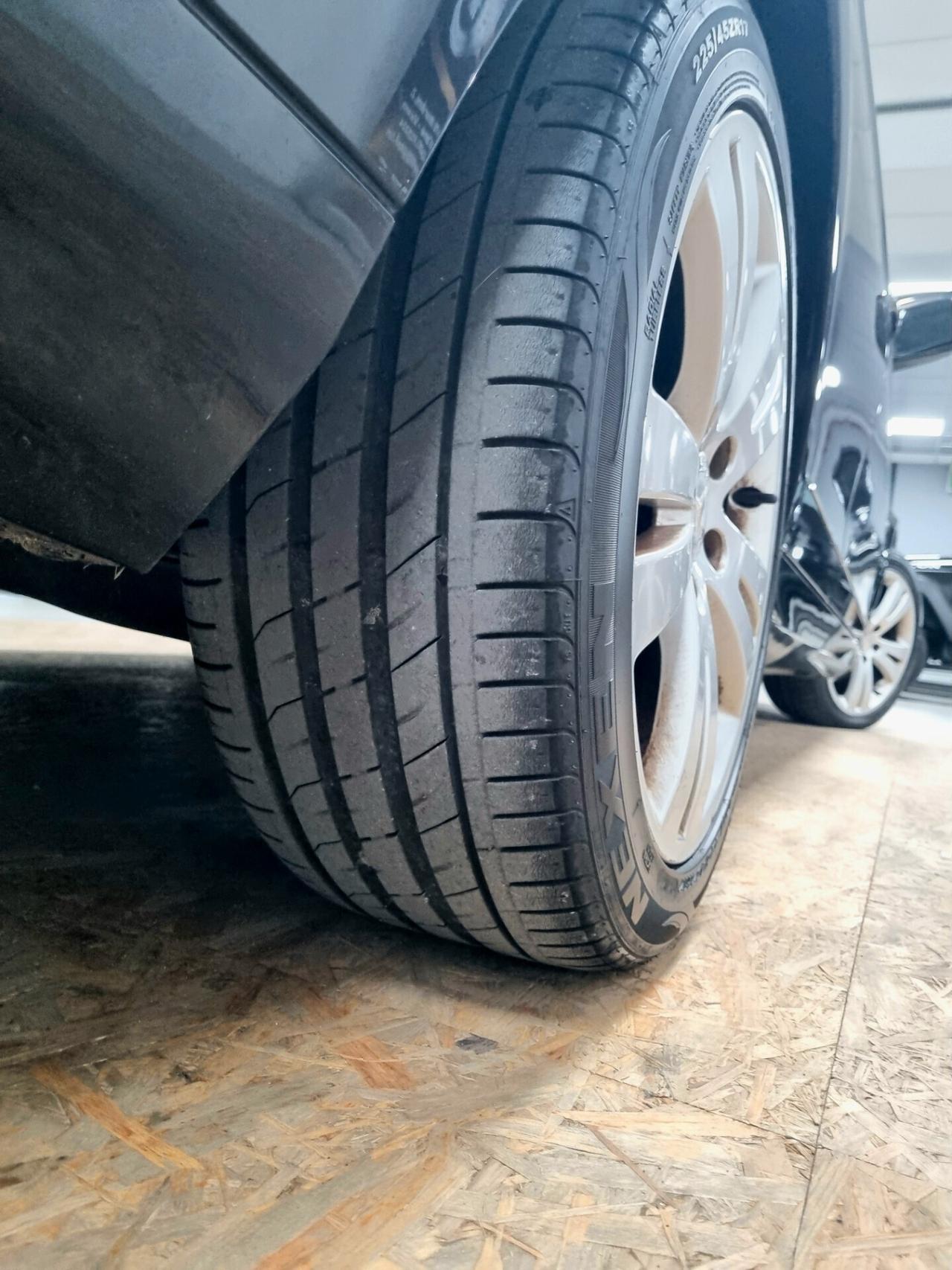 MERCEDES-BENZ C 220 CDI 170 CV AVANTGARDE AMG