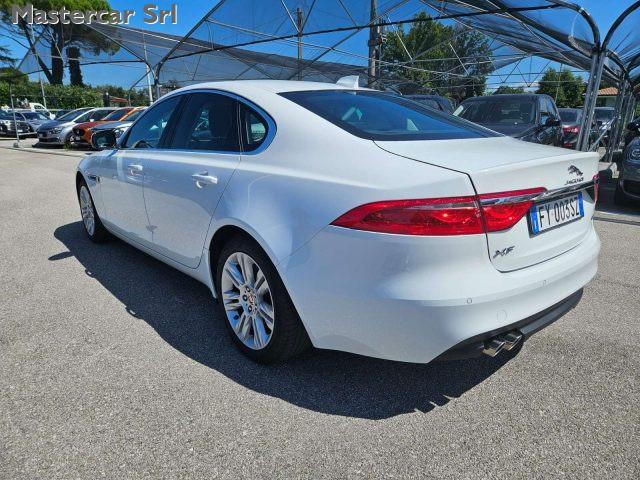 JAGUAR XF XF II Berlina 2.0d i4 Prestige 180cv Auto- FY003SZ