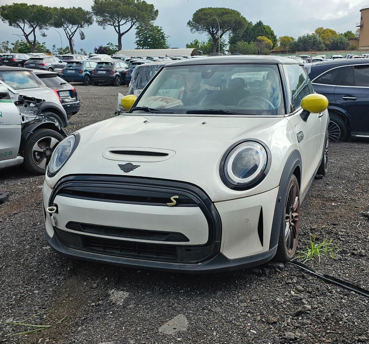 SINISTRATA Mini Full Electric Cooper SE Resolute