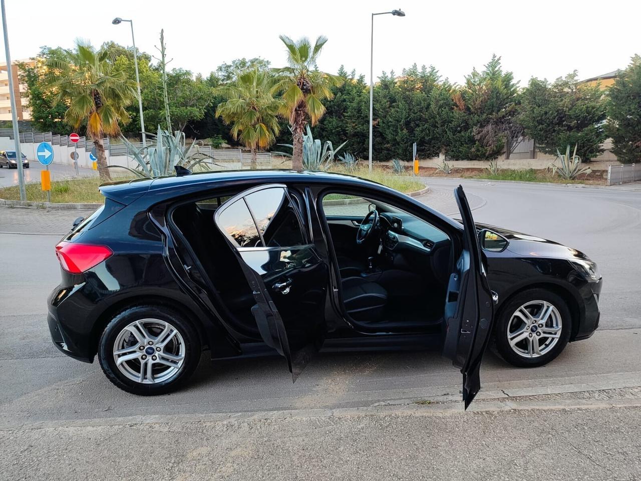 Ford Focus 1.5 tdci 120CV (2020) PARI AL NUOVO!!