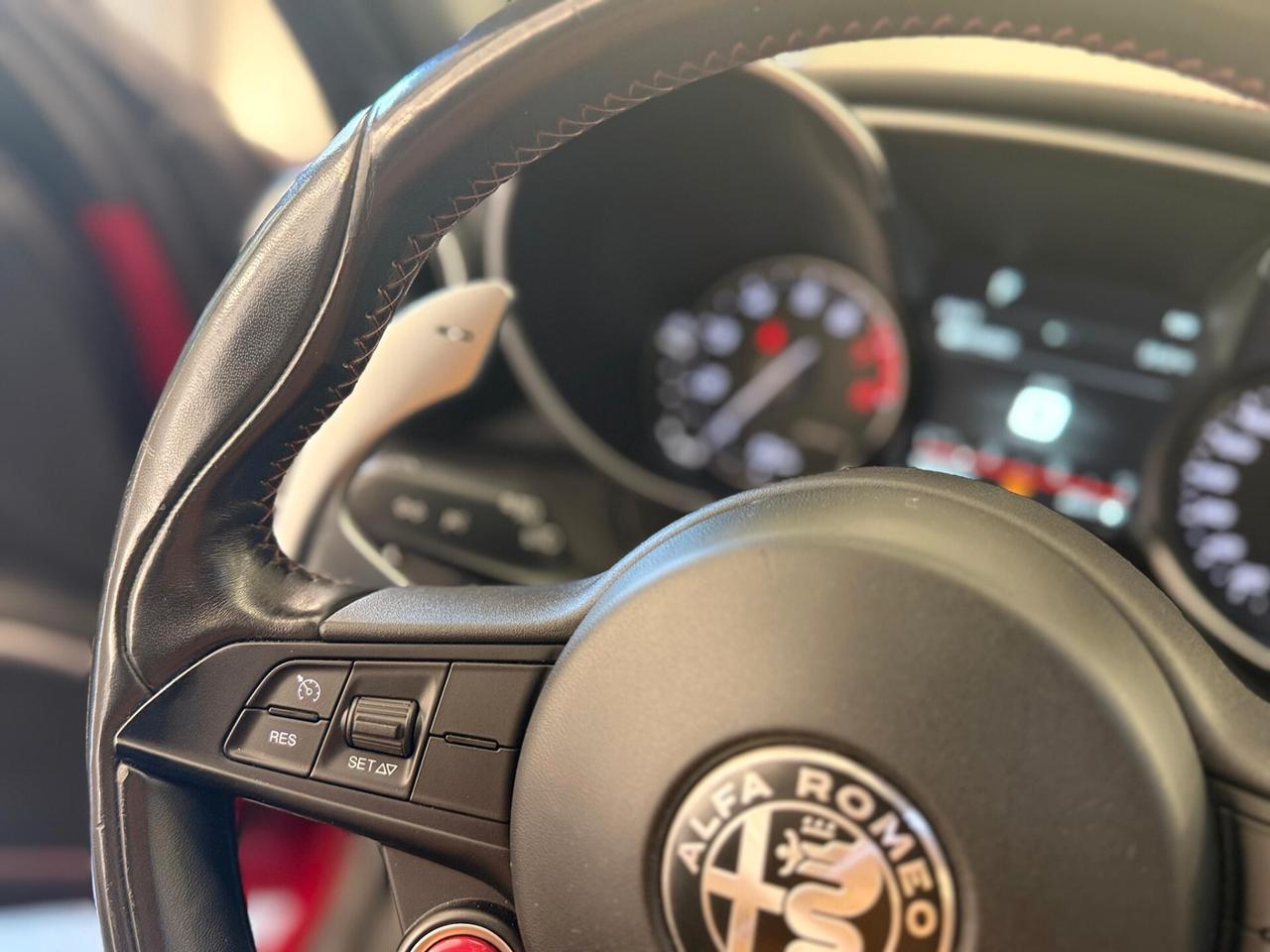 Alfa Romeo Giulia 2.9 V6 Bi-Turbo AT8 Quadrifoglio