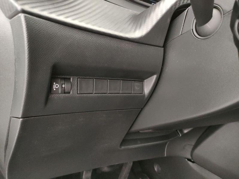 Peugeot 208 Hybrid 100 e-DCS6 Style