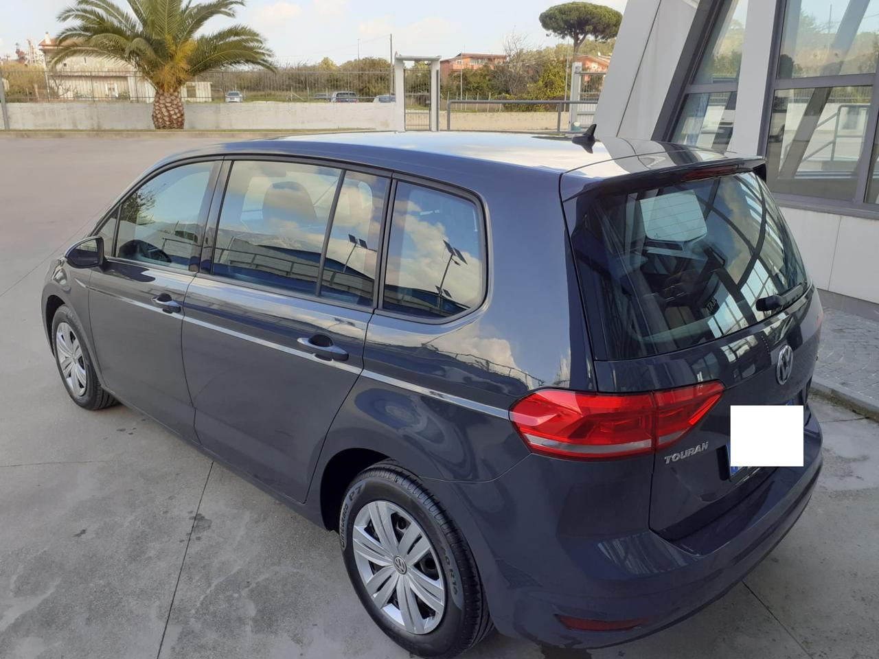 VW Touran 1.6 TDI 115 CV 7 POSTI anno 2017