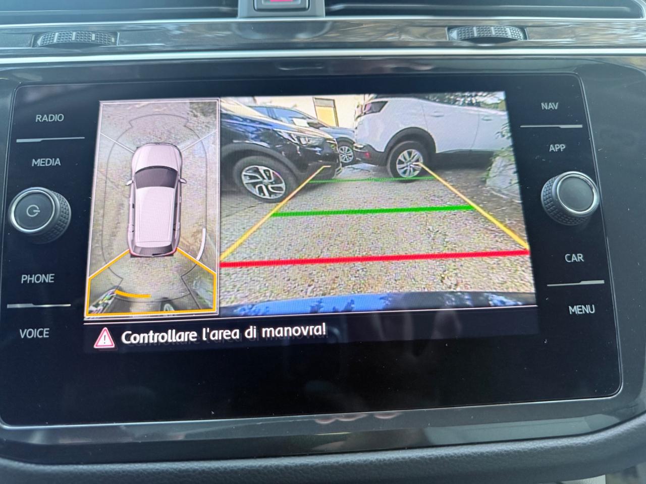 Volkswagen Tiguan 2.0 TDI SCR DSG 4MOTION Business BMT