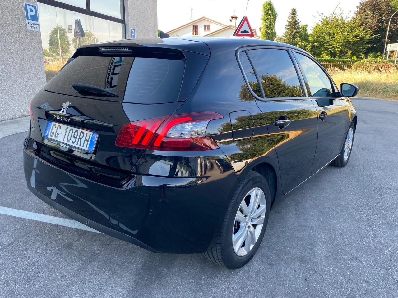 Peugeot 308 My21 Berlina 1.5 130 CV AUTOMATICA NAVI